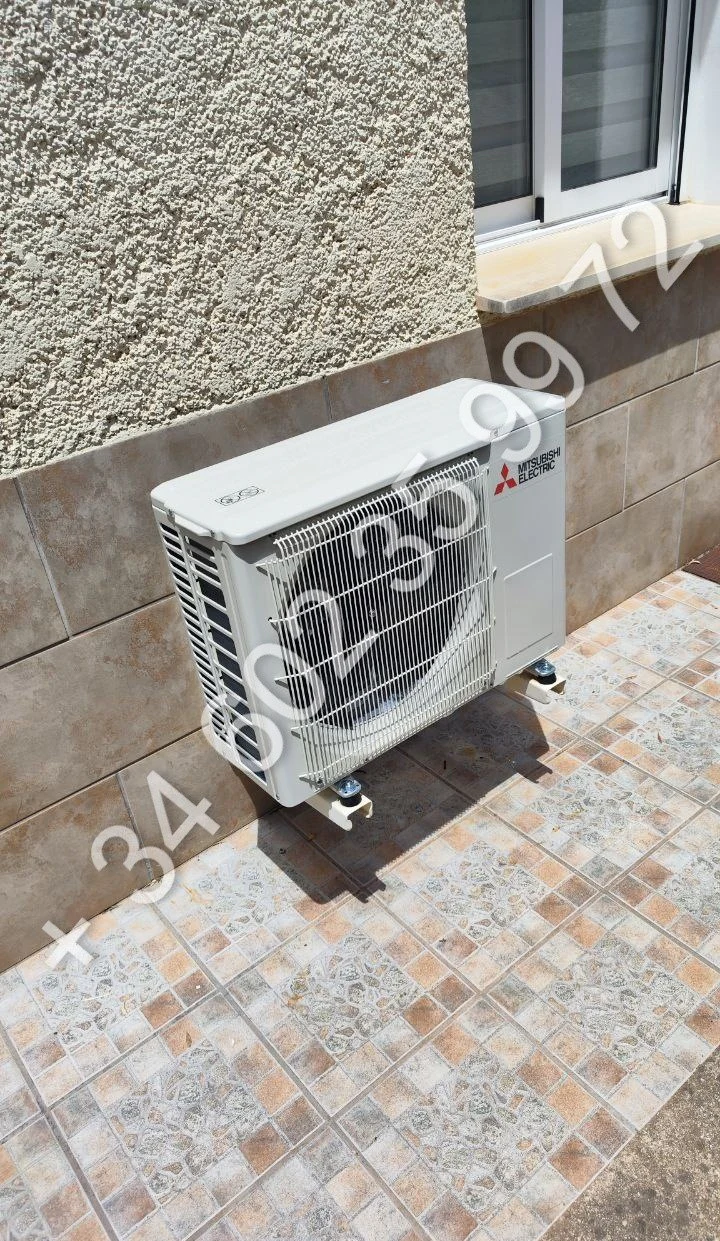 Mitsubishi AC fitted in living room